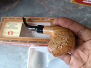 Classic Bent Wooden Pipe