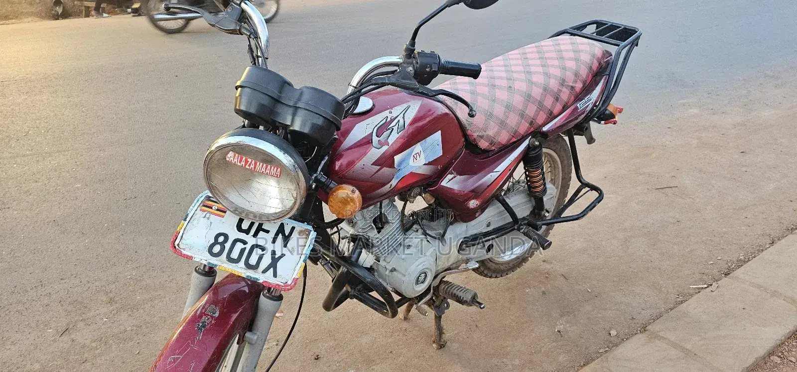 Bajaj Boxer 125 2023 Red