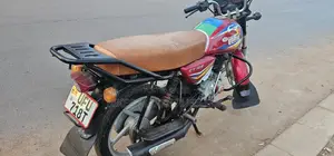 Bajaj Boxer 125 2023 Red