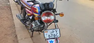 Bajaj Boxer 125 2023 Red