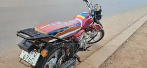 Bajaj Boxer 125 2023 Red