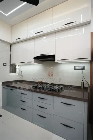Top Kichetn Cabinets