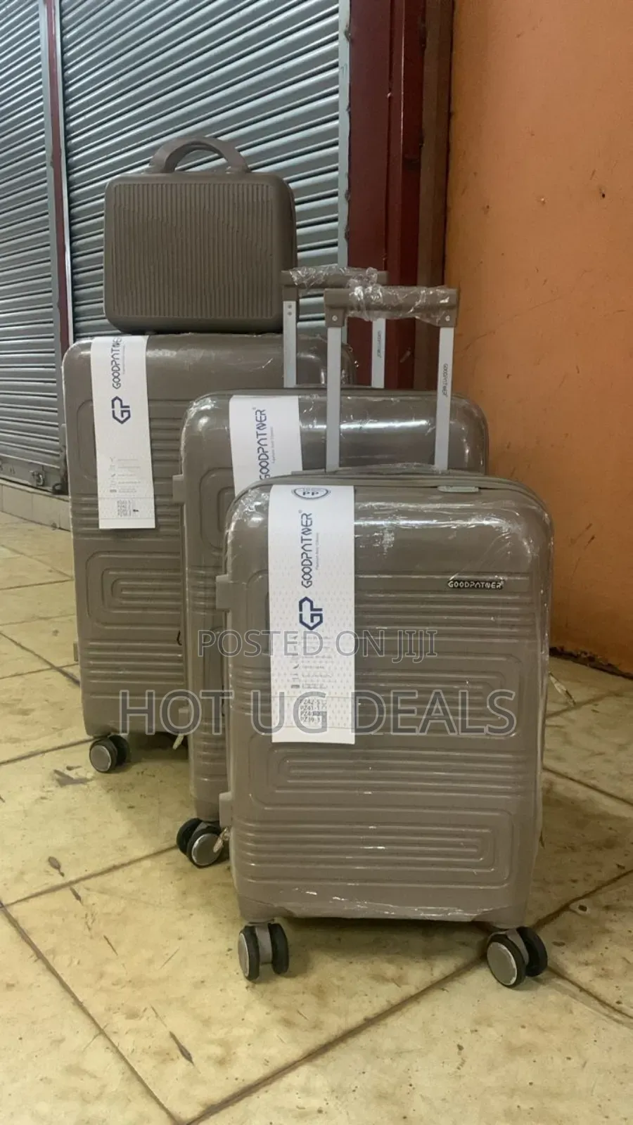 Set Of 4-in-1 Unbreakable Rubber Waterproof Suitcases