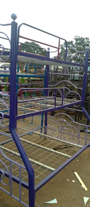 Purple Metalic Bed With 4*6