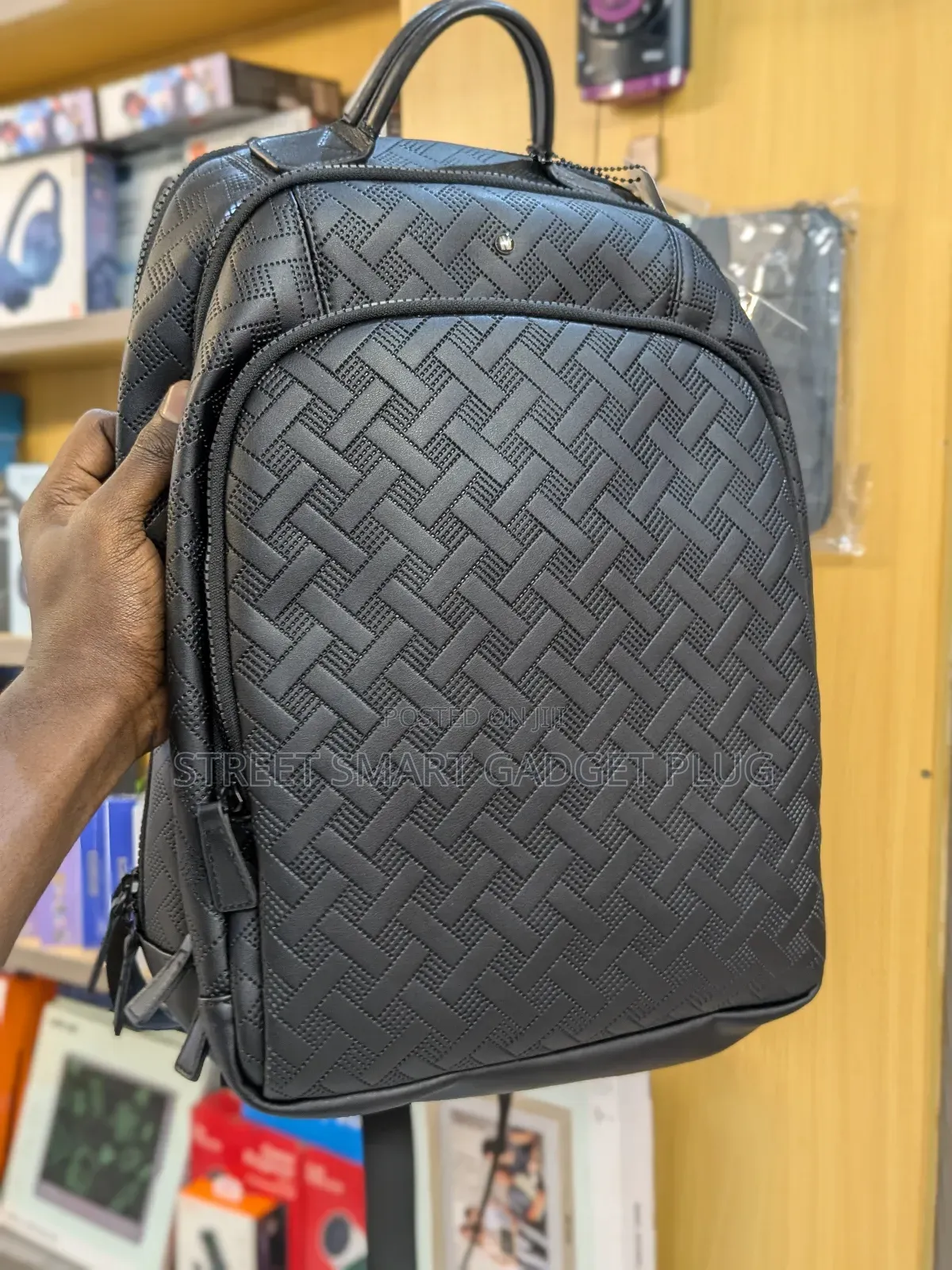 Levelo Leather Textured Sleekpack 