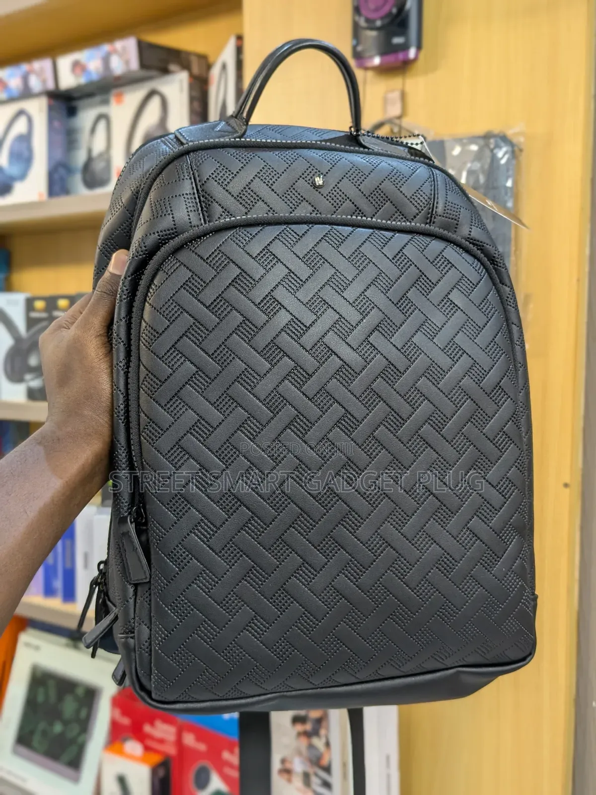 Levelo Leather Textured Sleekpack 
