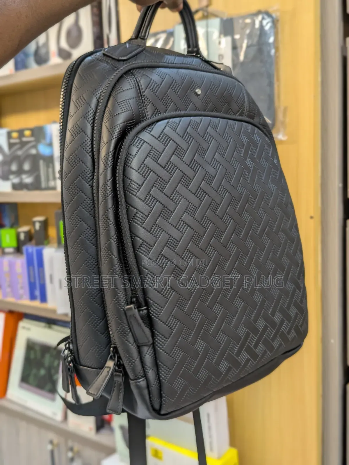 Levelo Leather Textured Sleekpack 
