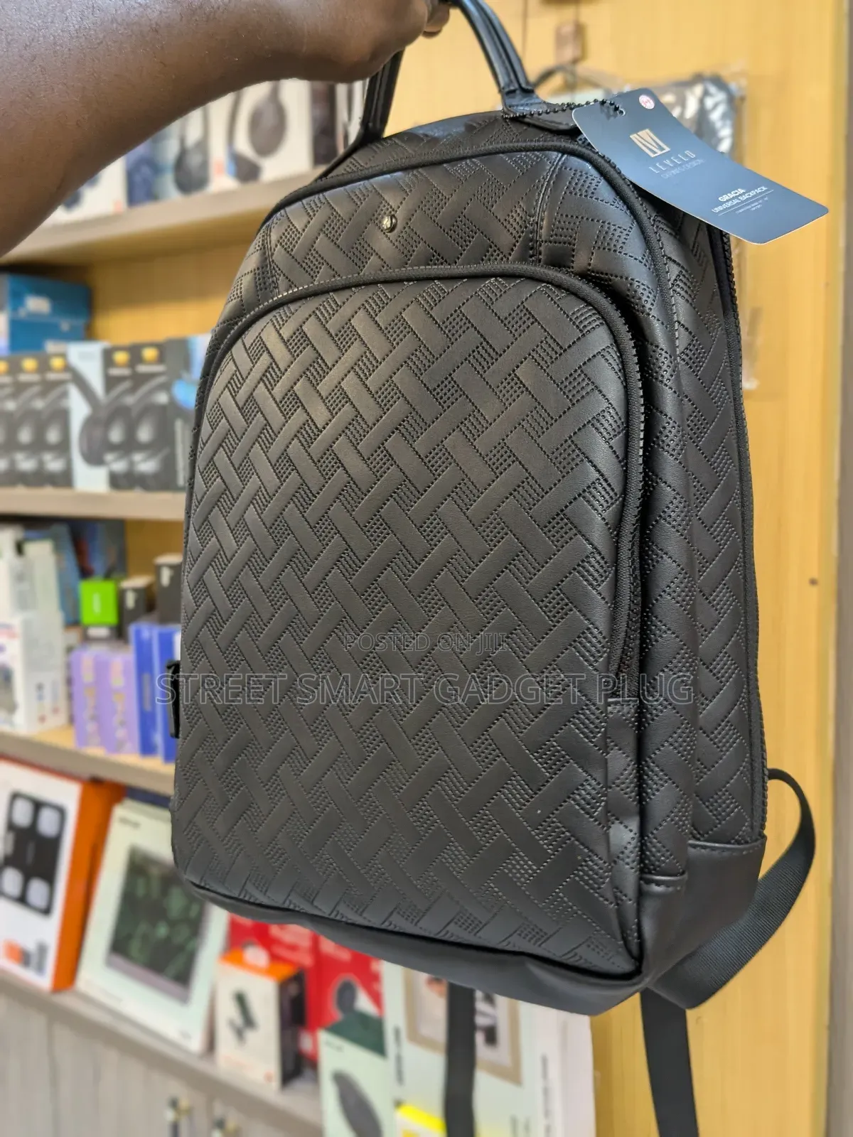 Levelo Leather Textured Sleekpack 