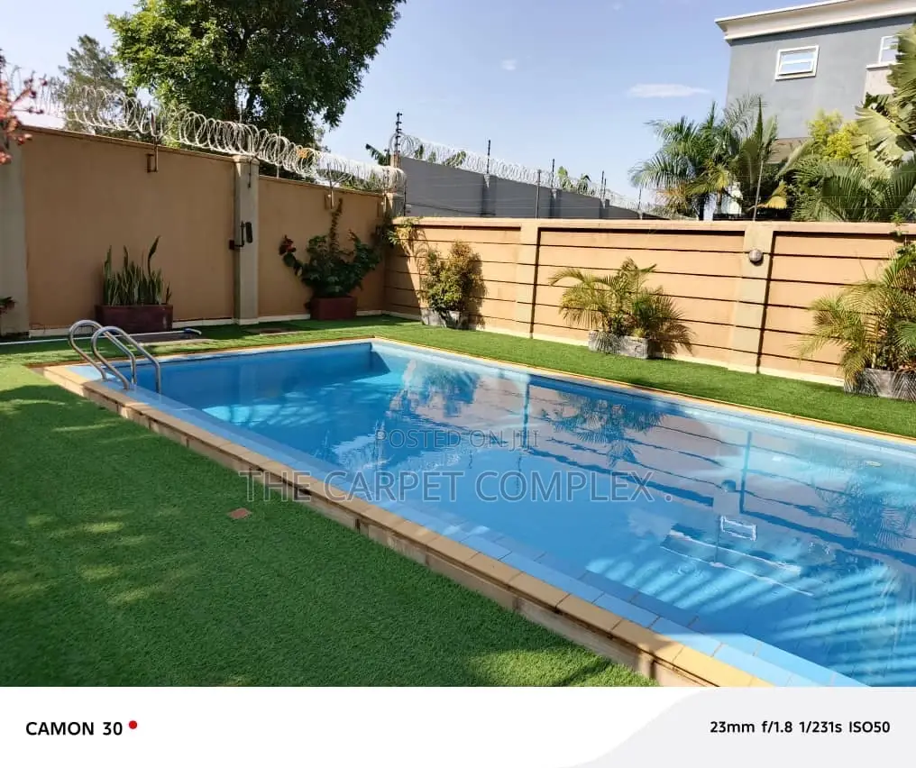 Pool Grass Carpets Squaremeter