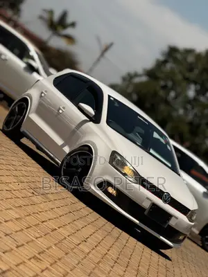 Volkswagen Polo 2011 White