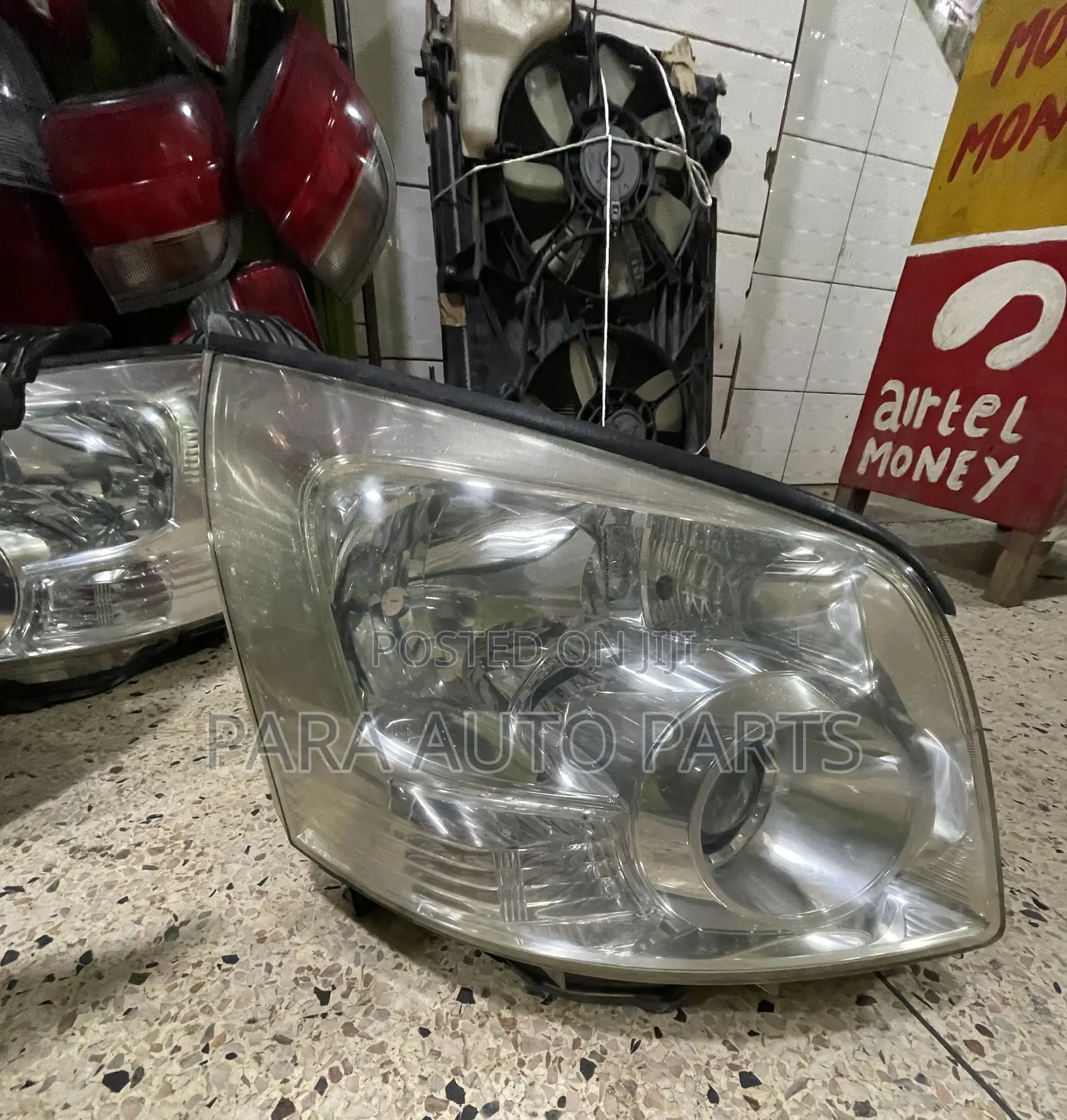 Noah 2008 Headlight