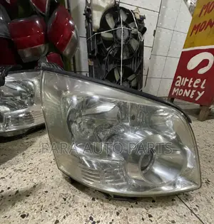 Noah 2008 Headlight