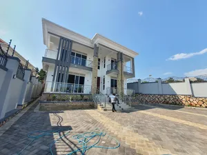 5bdrm Mansion in Munyonyo, Makindye for sale