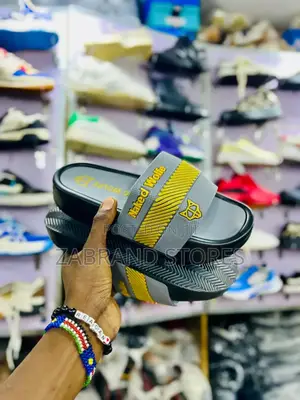 Naked Wolfie Pushin