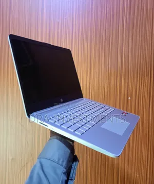 New Laptop HP 14S 8GB AMD Ryzen 3 SSD 256GB