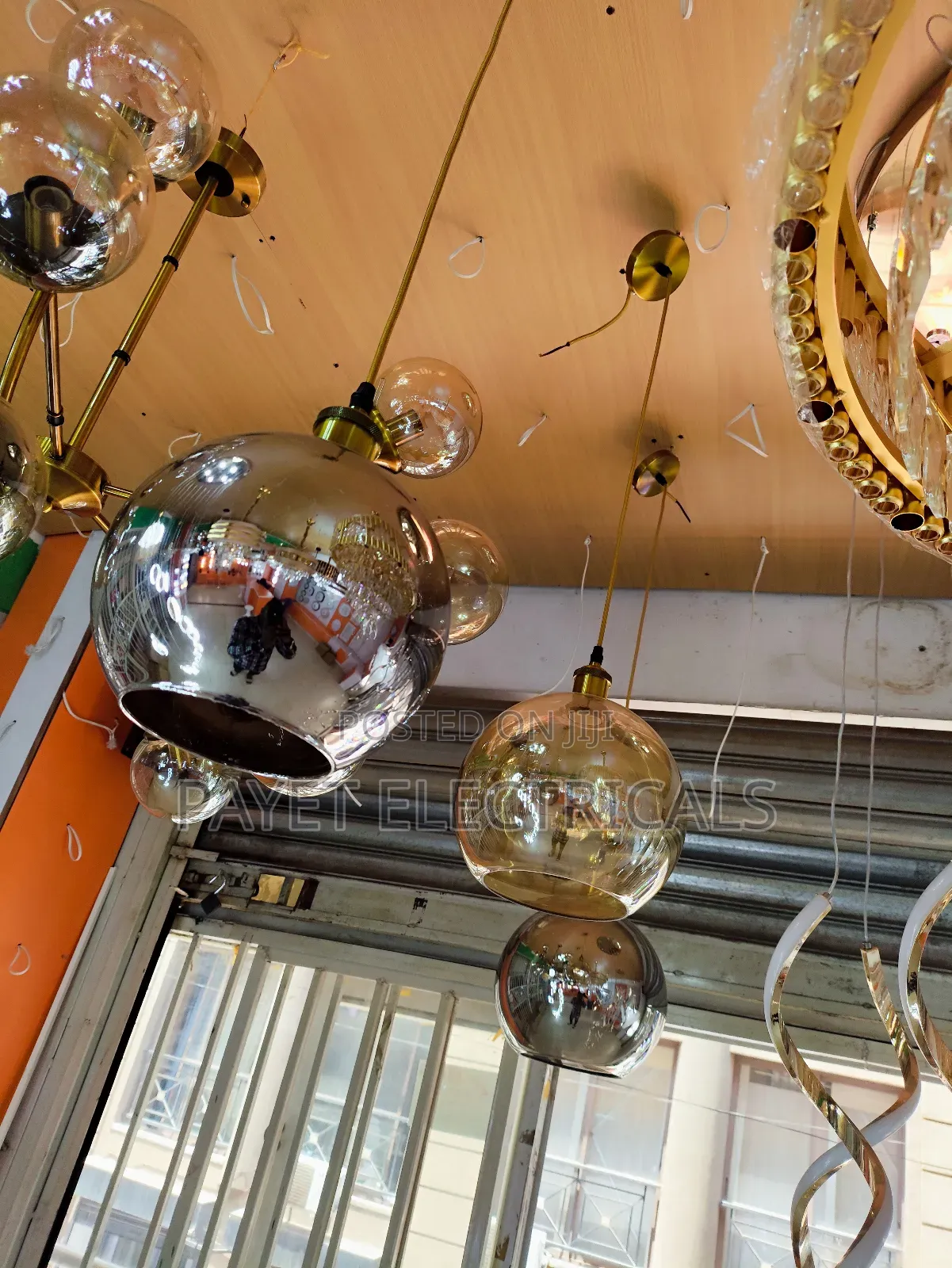 Single Pendant Lamp Holder With Glass
