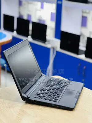 New Laptop Dell Latitude 13 3340 8GB Intel Core I5 SSD 256GB