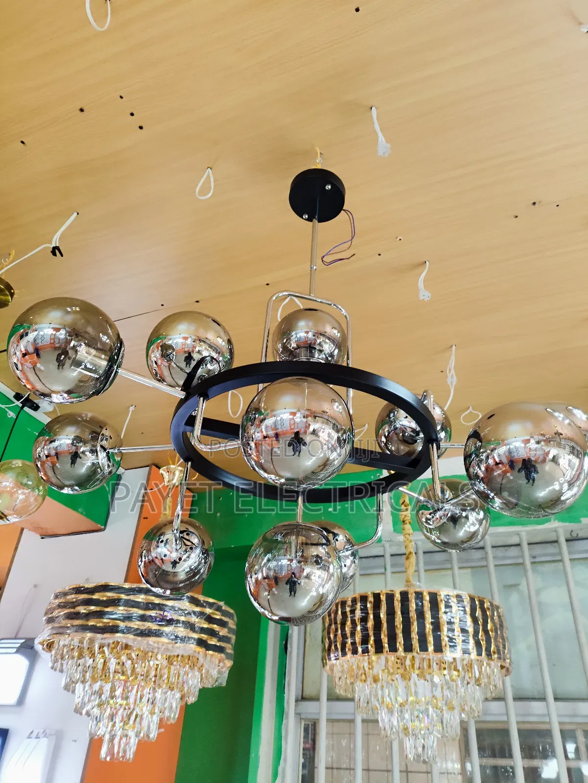 Ceiling Chandelier With 12 Lamp Holder's