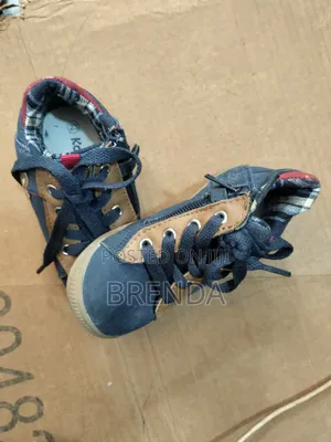 Used Size 23 Navy Blue With Brown Shoe