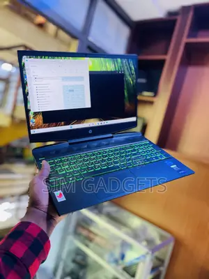 New Laptop HP Pavilion 15-Cs3063cl 16GB Intel Core I5 SSD 512GB