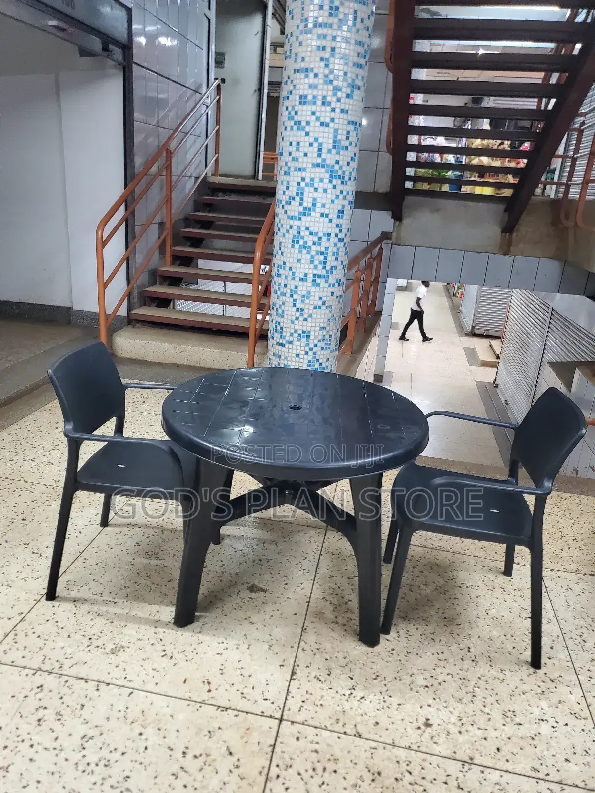 2 All Size Plastic Chairs and Round Table Fo Dining
