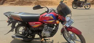 Bajaj Boxer 125 2025 Red