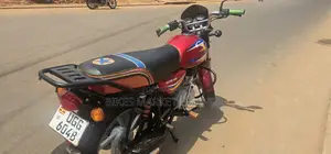 Bajaj Boxer 125 2025 Red