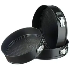 A Set of 3 Round Non-Stick Baking Mould Pans- Black