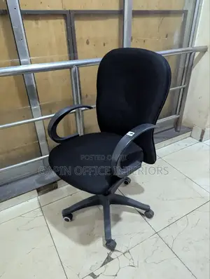 Refurbished Office Chair With Fixed Arms and Soft Caution