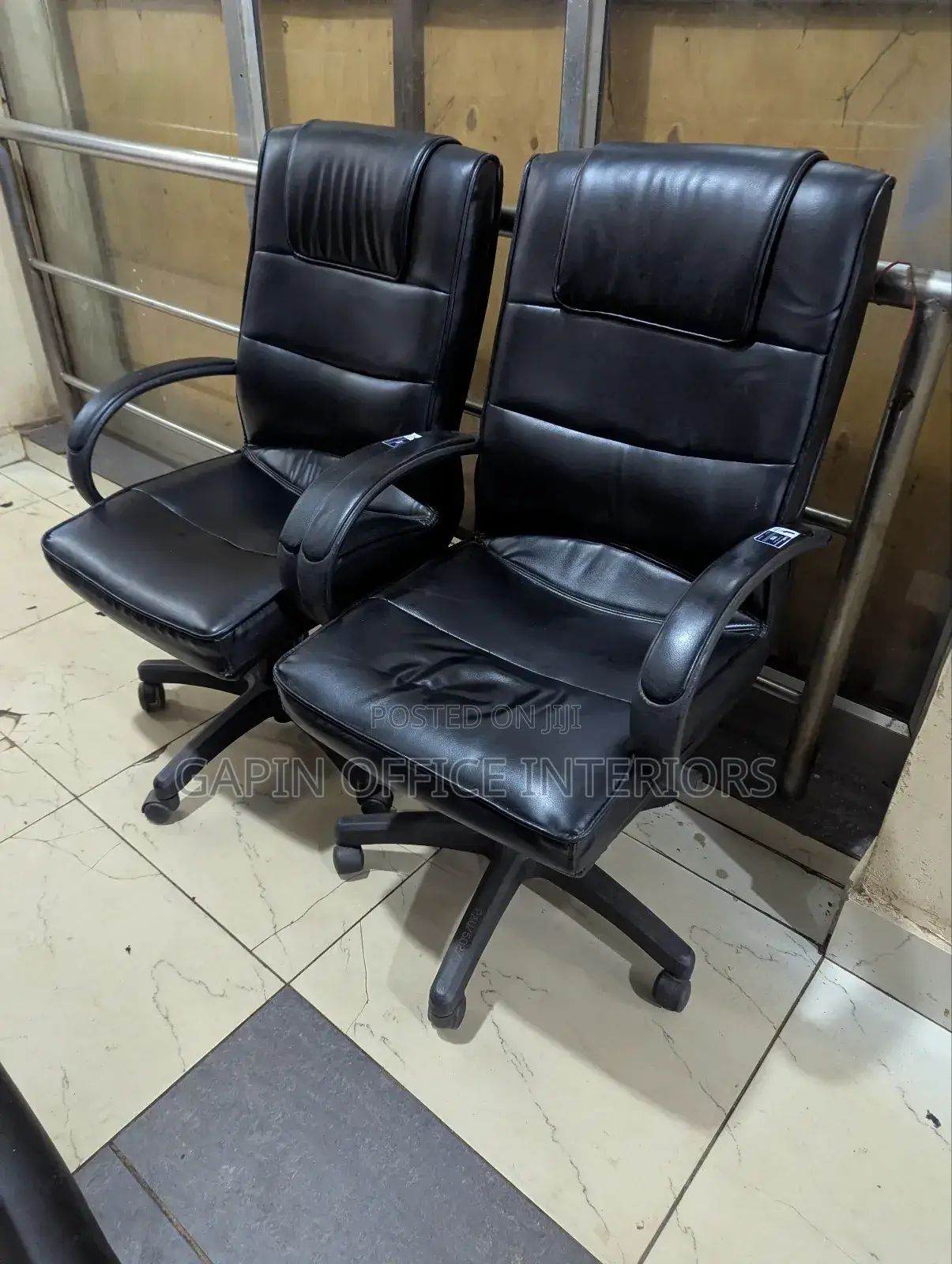 Second Hand Office Furniture in a Good Condition With Support Armrests