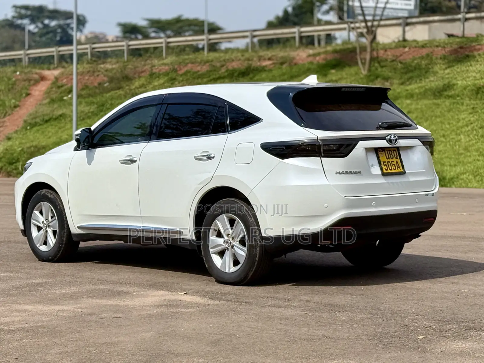 Toyota Harrier 2.0 2014 Pearl