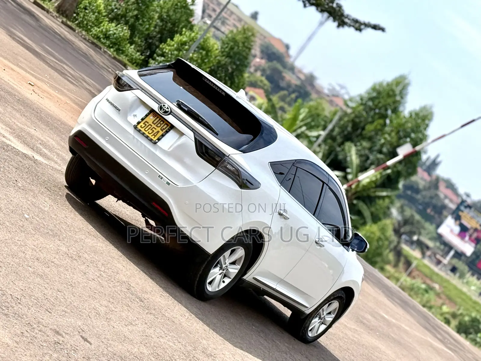 Toyota Harrier 2.0 2014 Pearl