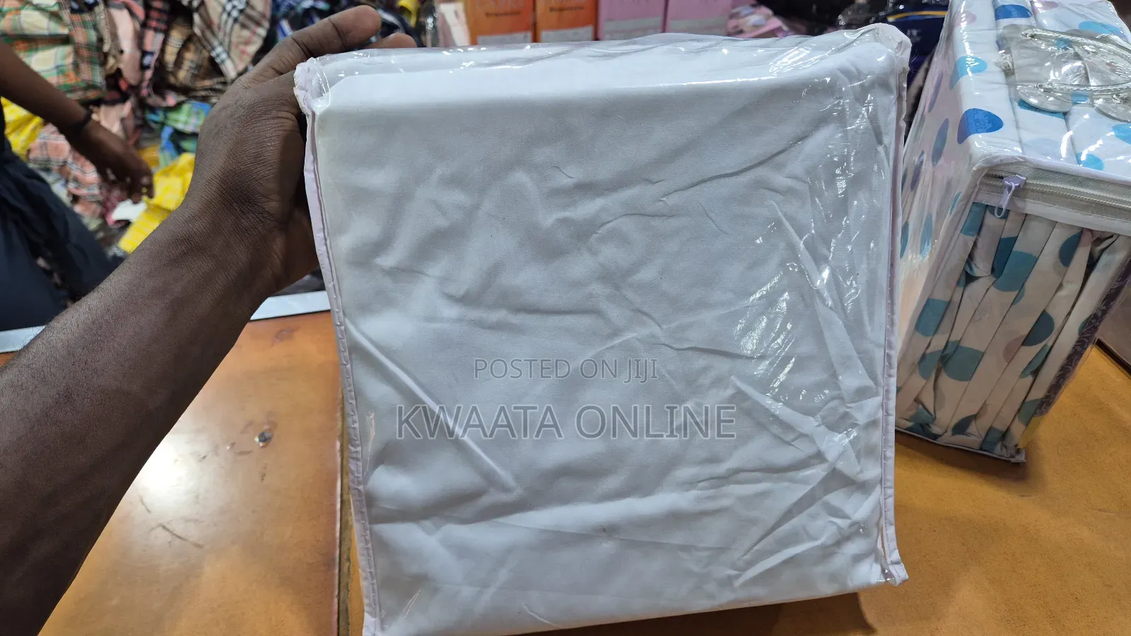Bedsheets 4 Pc (2 Bedsheets + 2pillowcases)- Multicolour