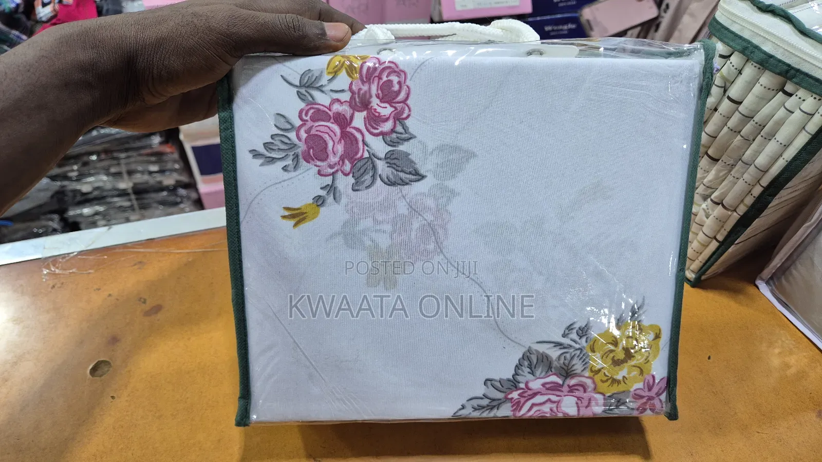 Bedsheets 4 Pc (2 Bedsheets + 2pillowcases)- Multicolour