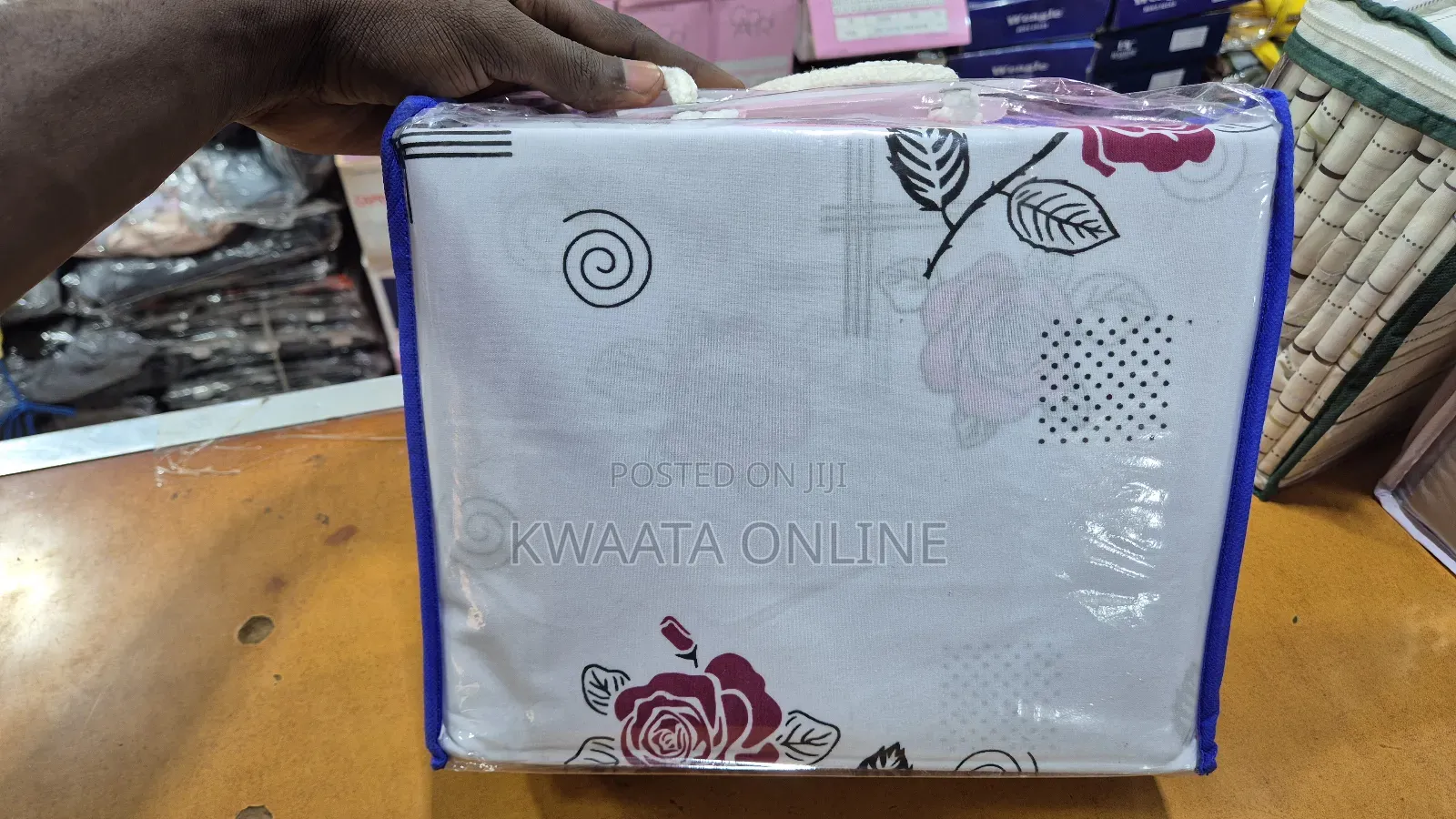 Bedsheets 4 Pc (2 Bedsheets + 2pillowcases)- Multicolour