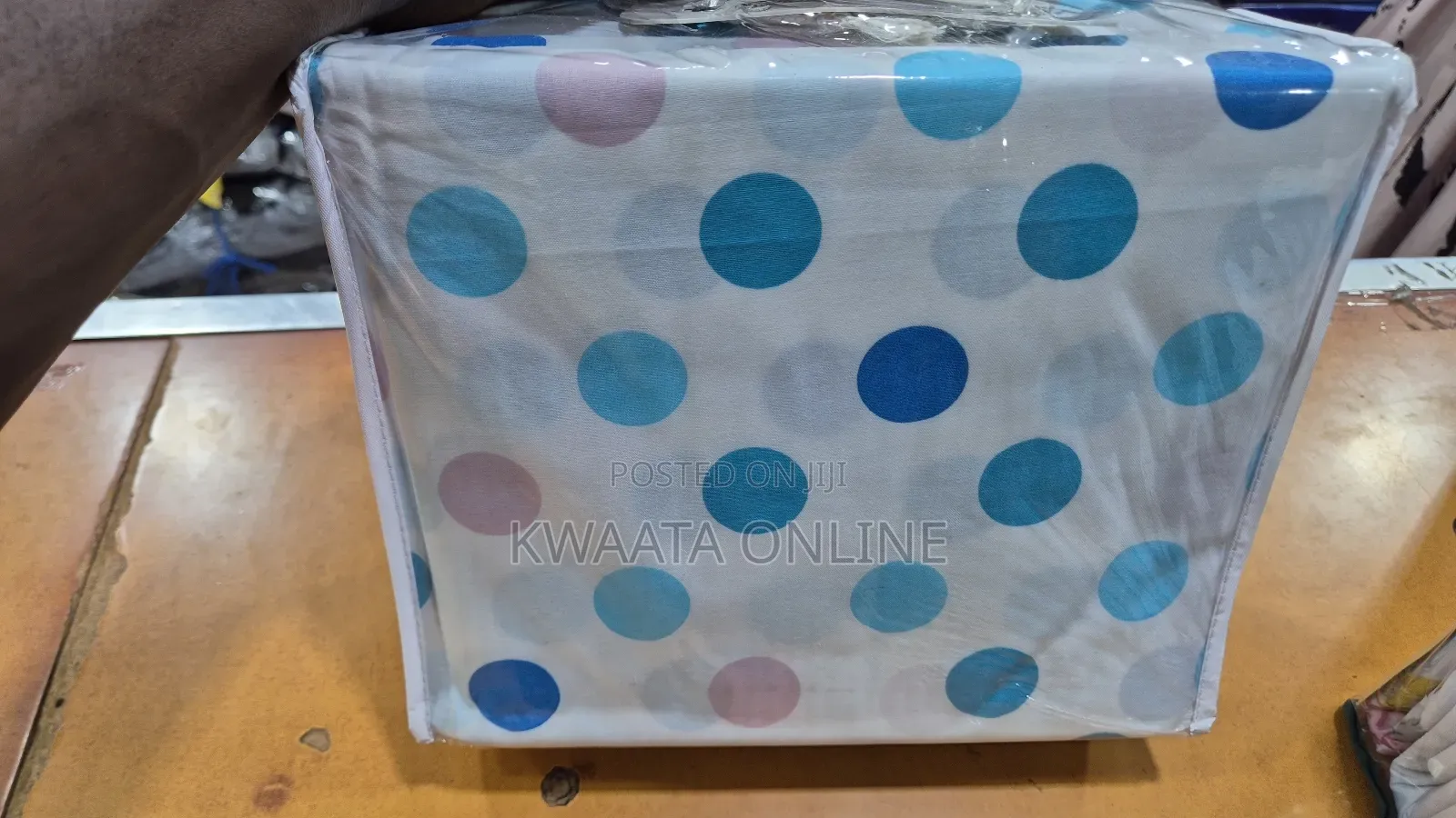 Bedsheets 4 Pc (2 Bedsheets + 2pillowcases)- Multicolour