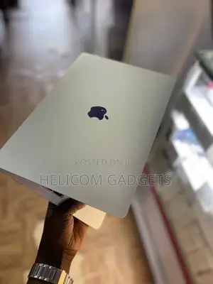 Laptop Apple MacBook Pro 2020 16GB Intel Core I5 SSD 512GB