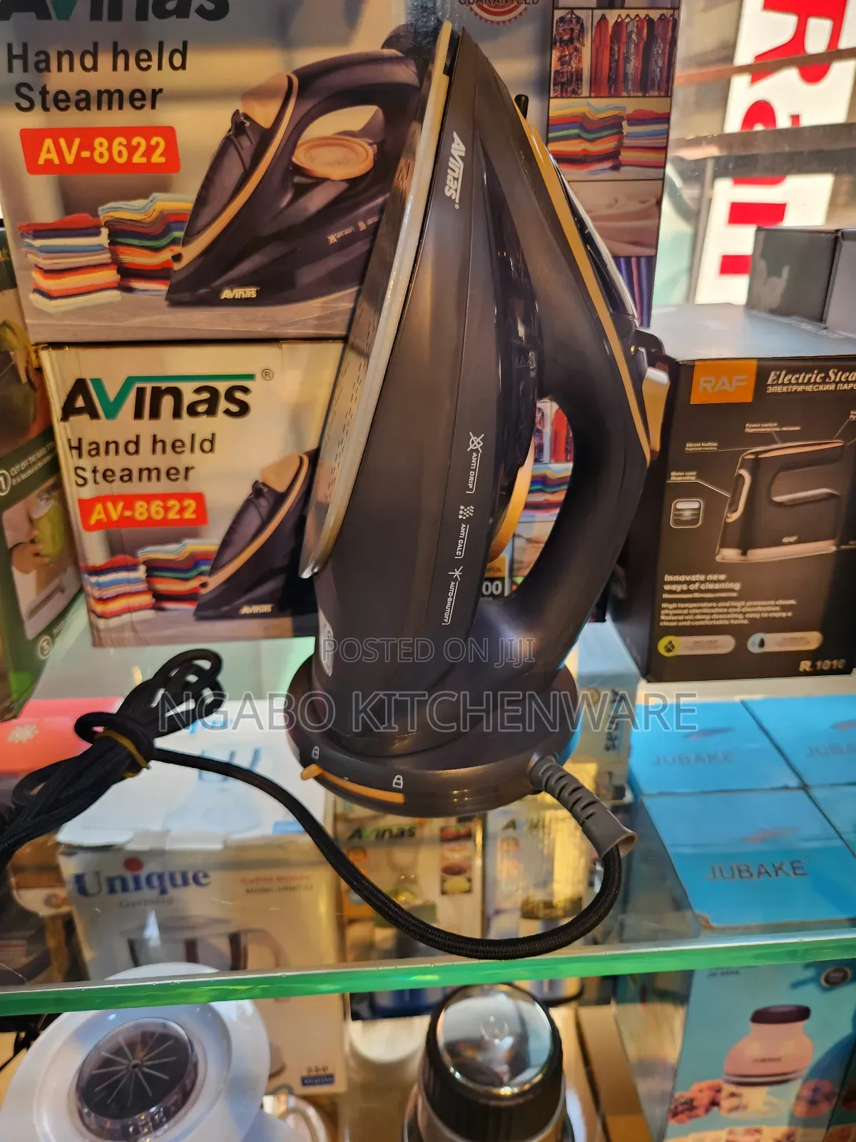Steam Iron Avinas