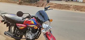 Bajaj Boxer 125 2023 Red