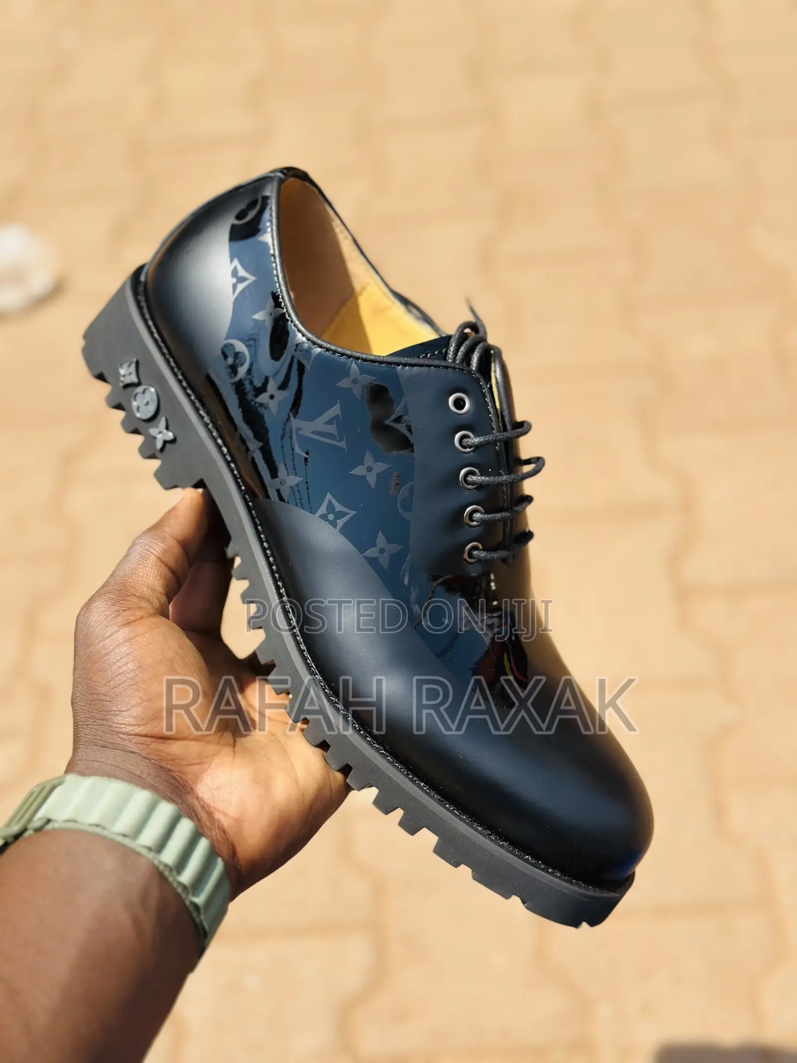 Original Louis Vuitton Shinny Patent Leather Oxford Shoes