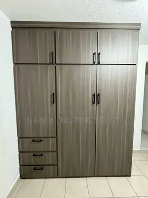 Un Movable Wardrobe 5 by 8 FTS