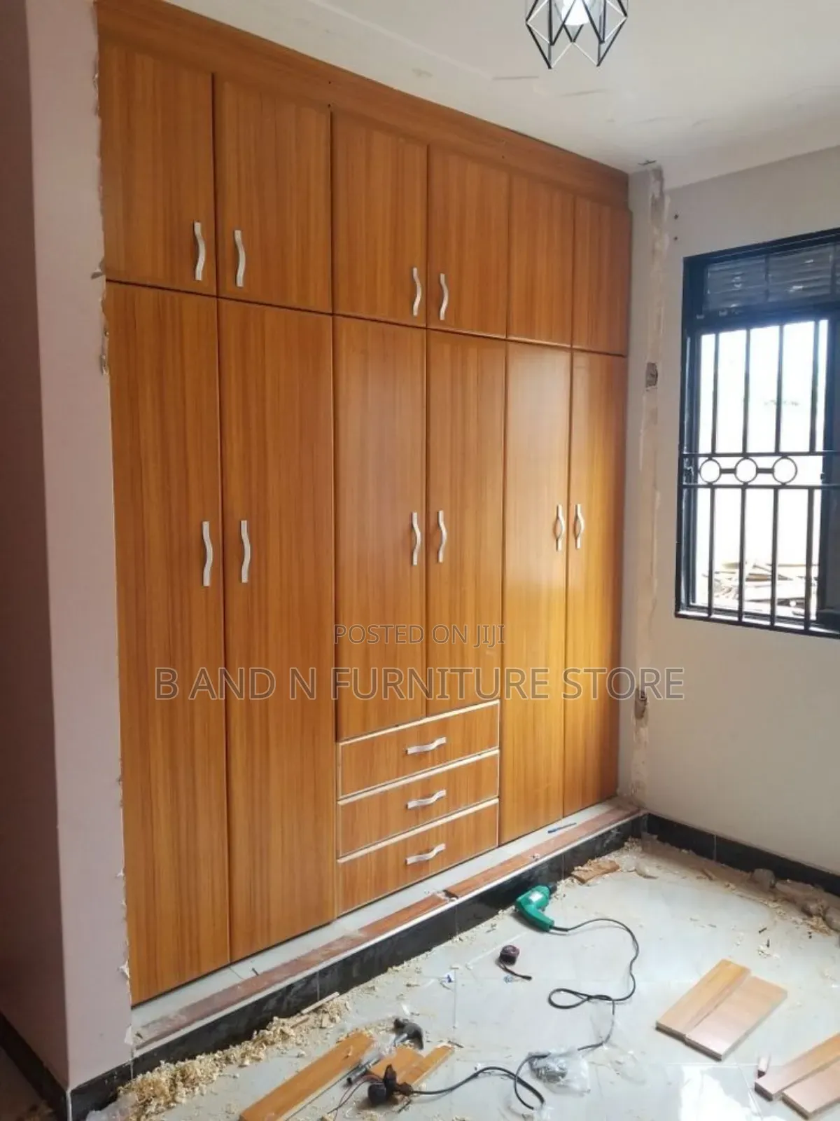 Un Movable Wardrobe 9 by 10fts