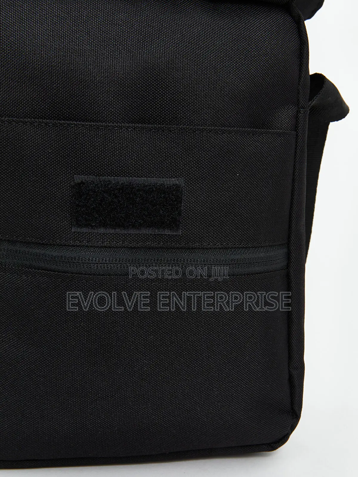 Zippered Men's Chest Bag