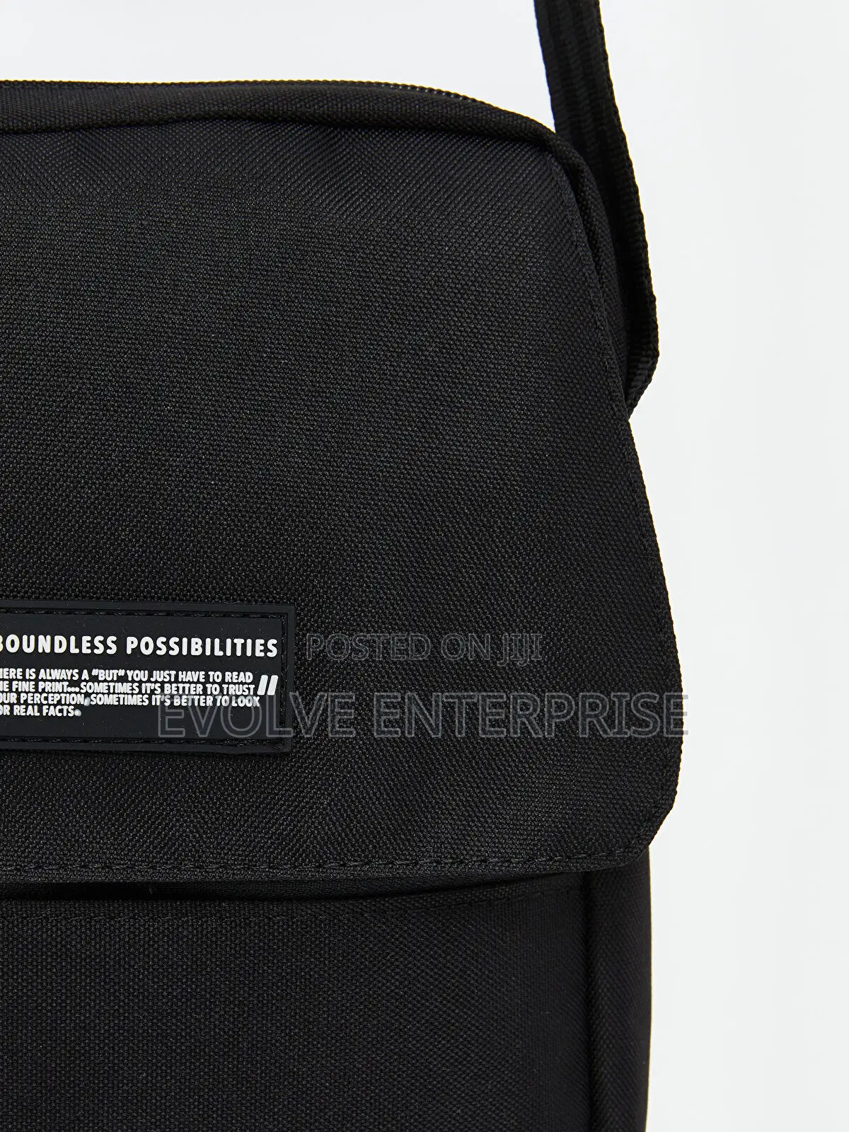 Zippered Men's Chest Bag