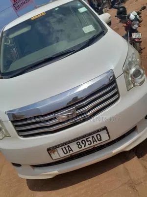 Toyota Noah Car Hire / Rental Special Self Drive Airport Pick-Up