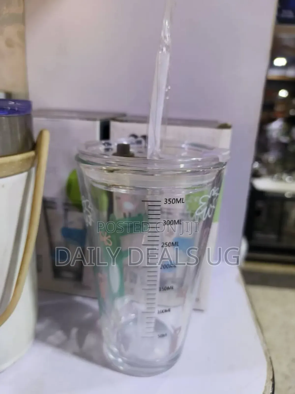 Glass Tumbler With Lid and Straw