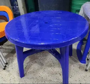 Round Plastic Tables With Multiple Purposes