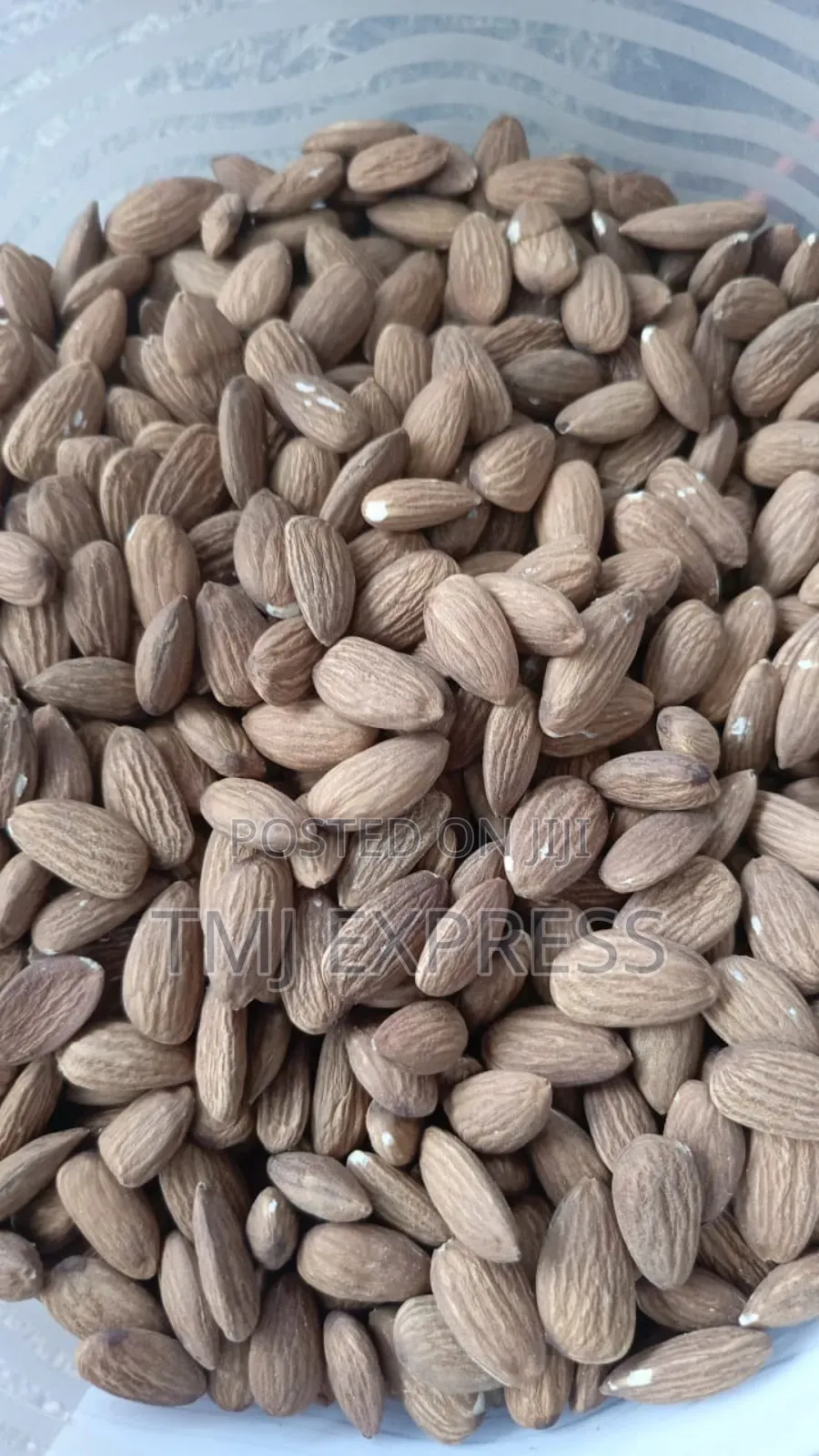 Almond Nuts Per Kilogram