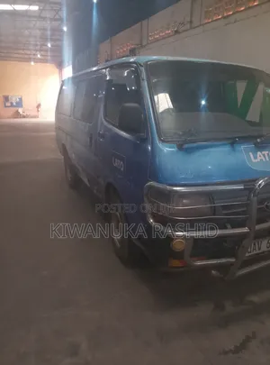 Toyota HiAce 2001 White
