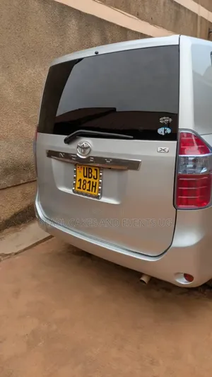 Toyota Noah Carhire Selfdrive Airport Pick-Up Wedding Cars Introdu Car